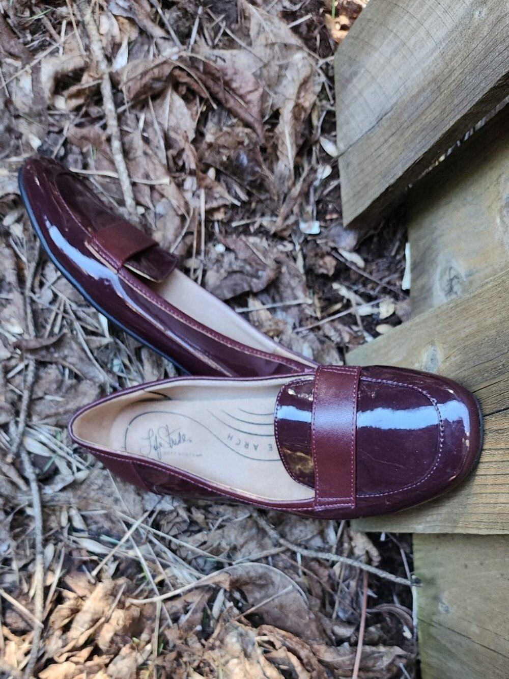 EUC Burgandy life stride patent leather flats 8 W - Picture 8 of 11